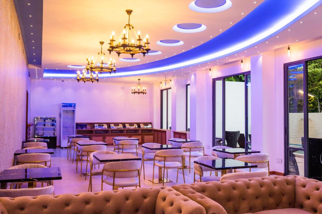 Arigrand Hotel